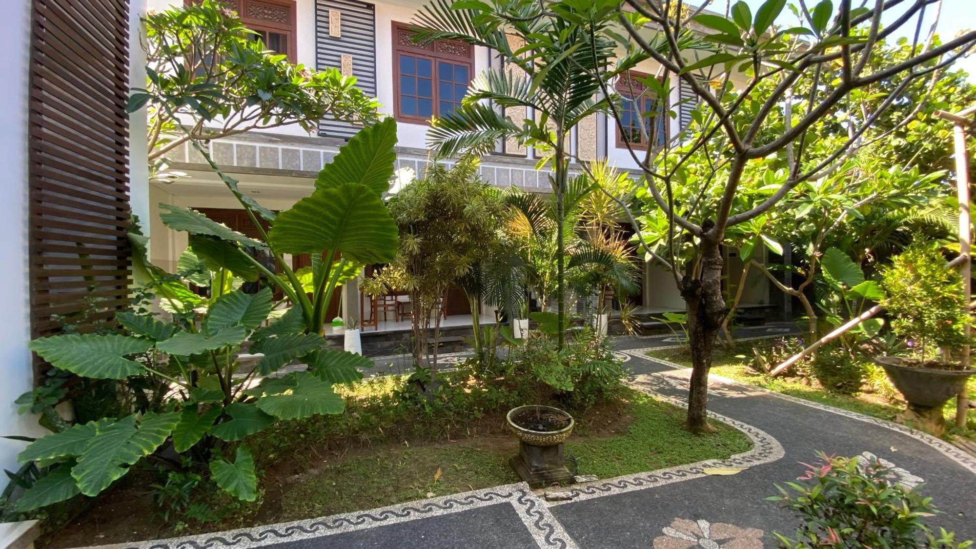 Sandat Hotel Legian Экстерьер фото