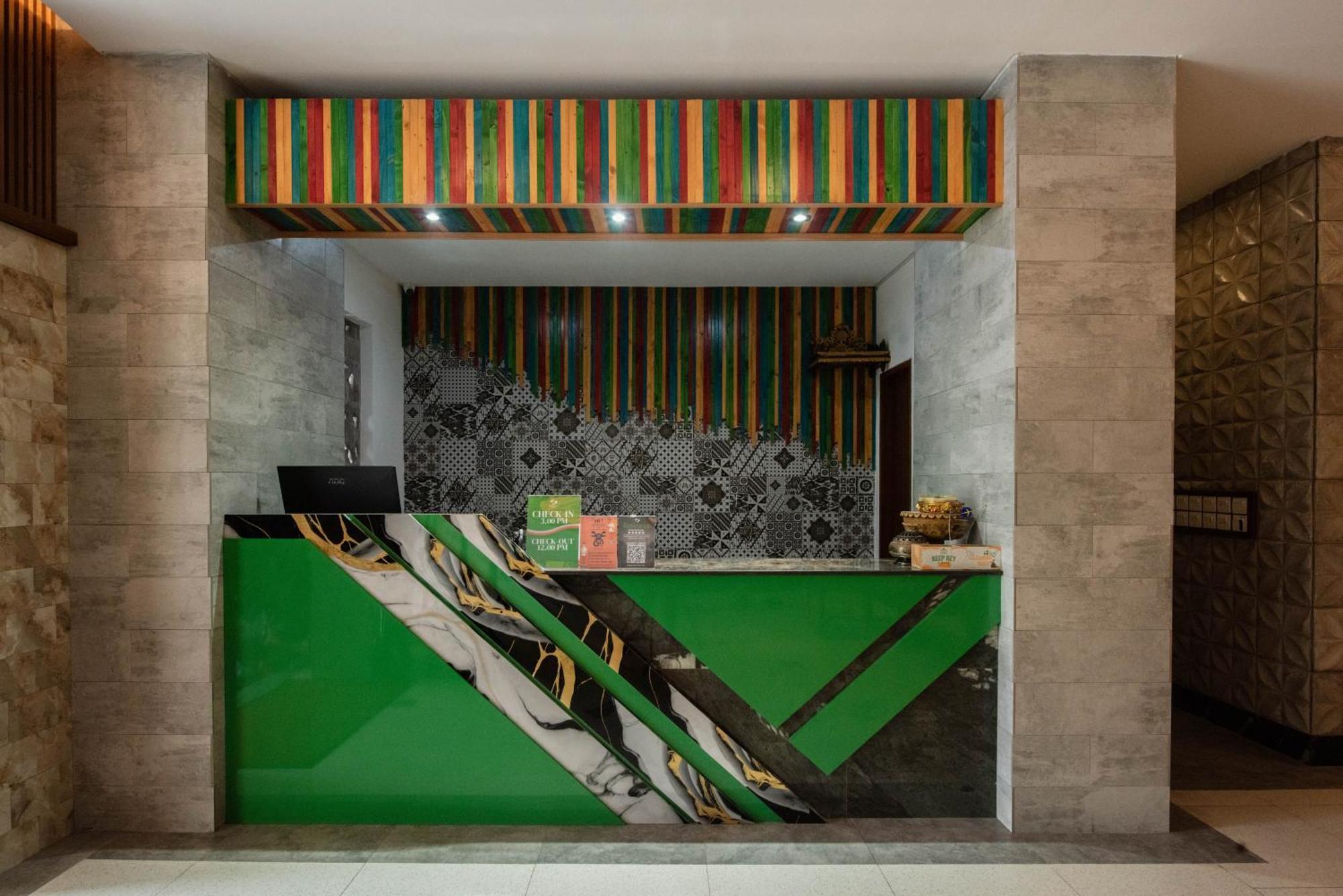 Sandat Hotel Legian Экстерьер фото