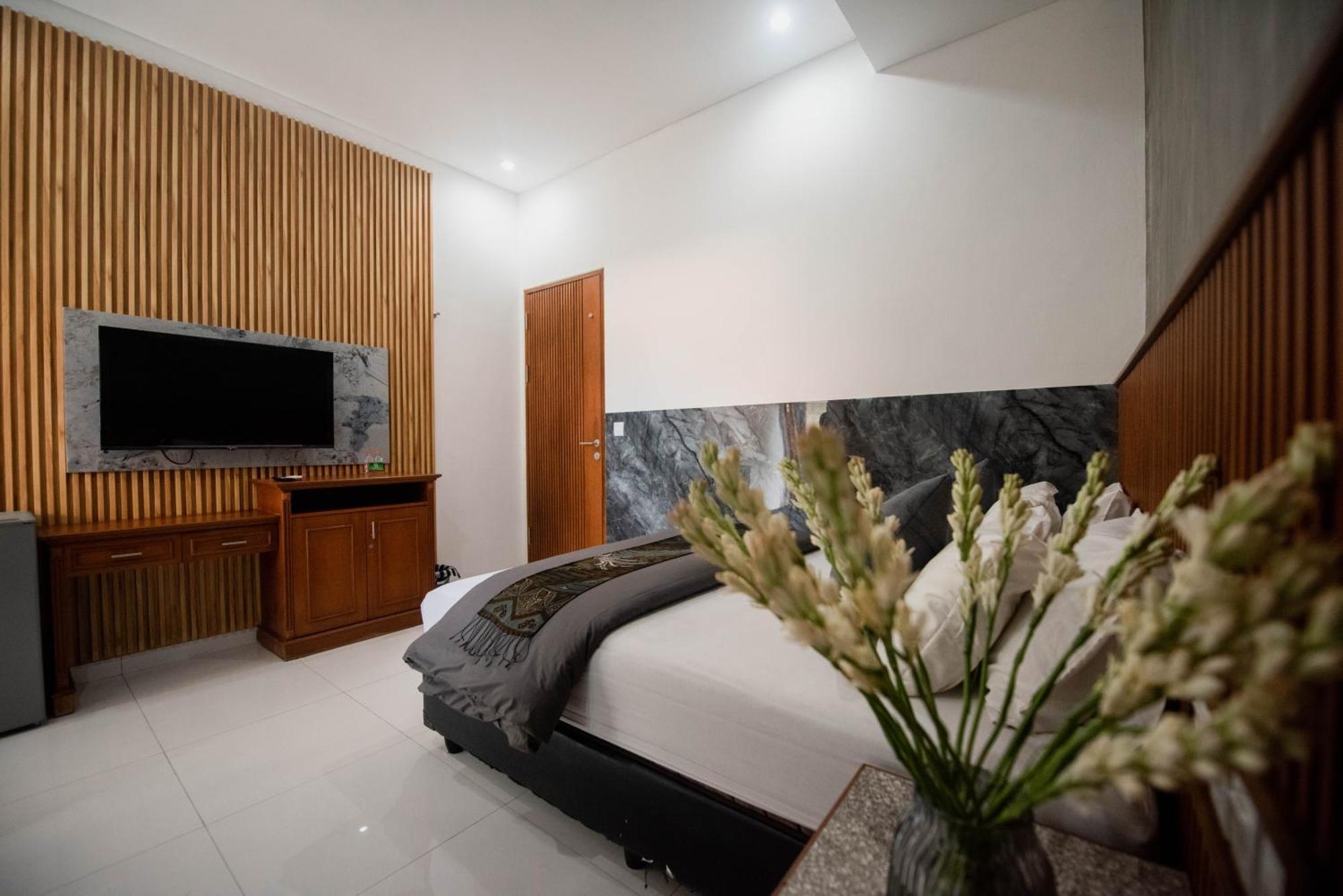 Sandat Hotel Legian Экстерьер фото