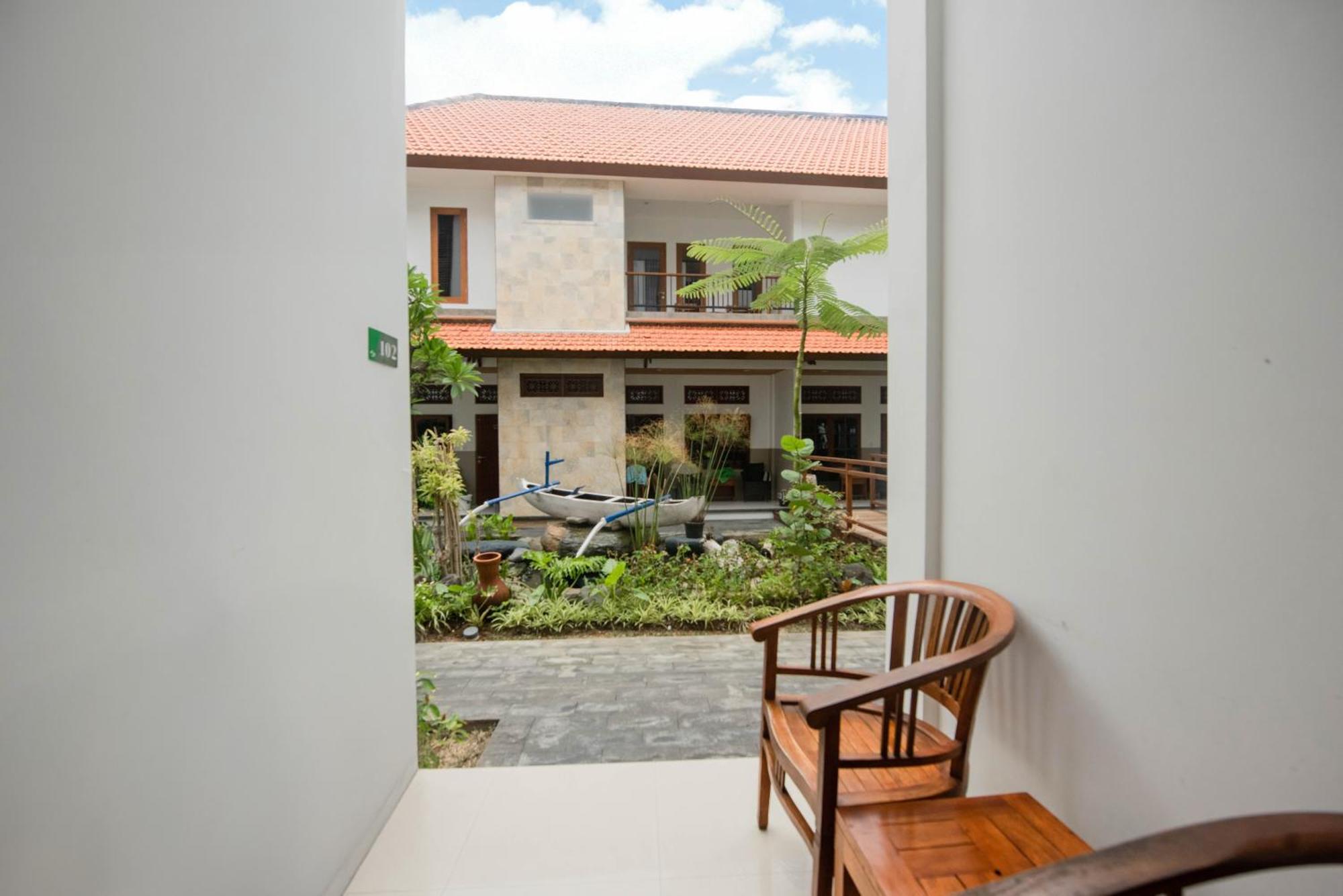 Sandat Hotel Legian Экстерьер фото