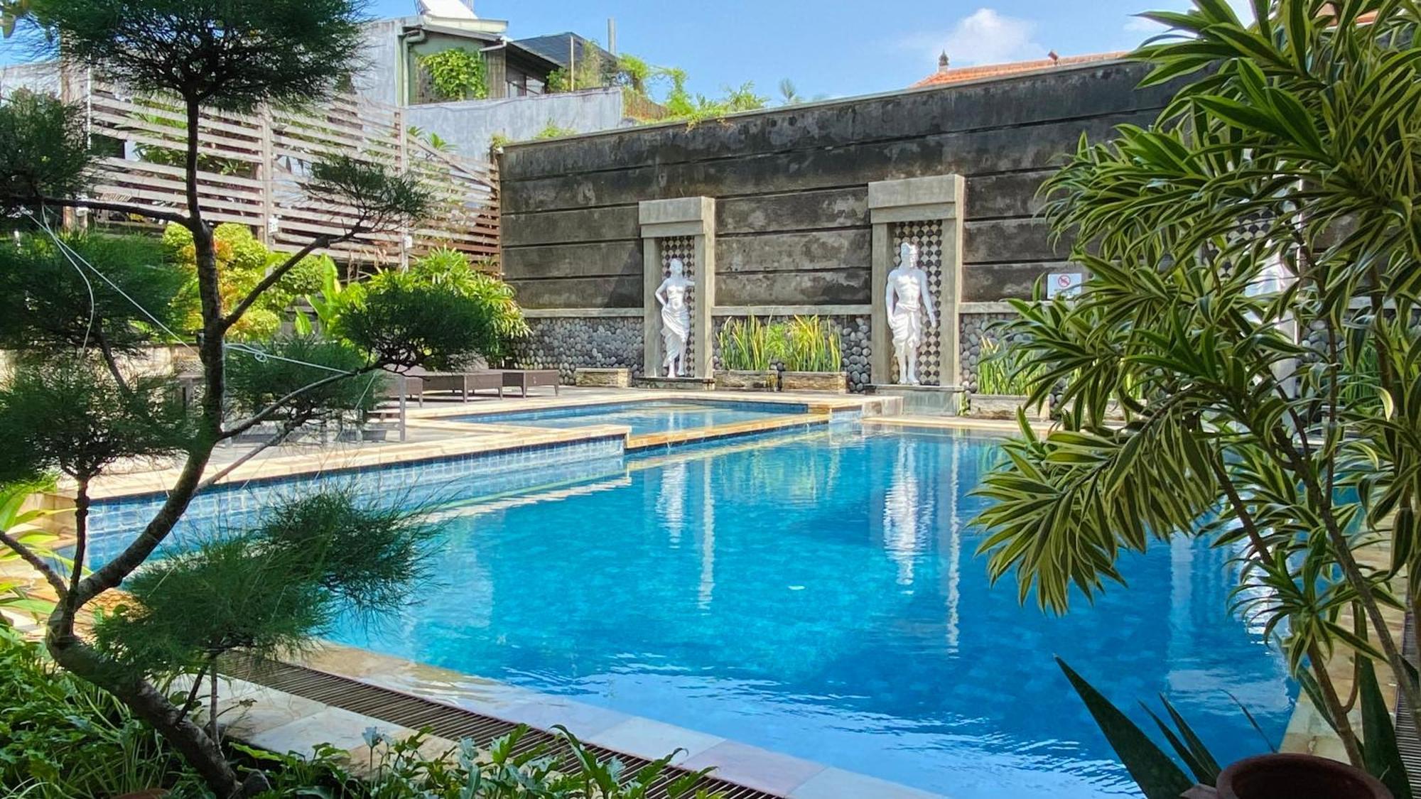 Sandat Hotel Legian Экстерьер фото